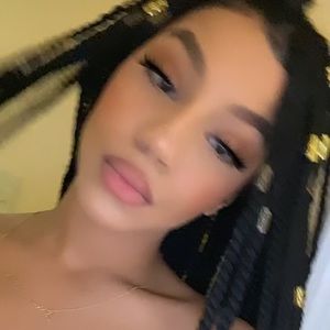 Meet your Posher, Angelina